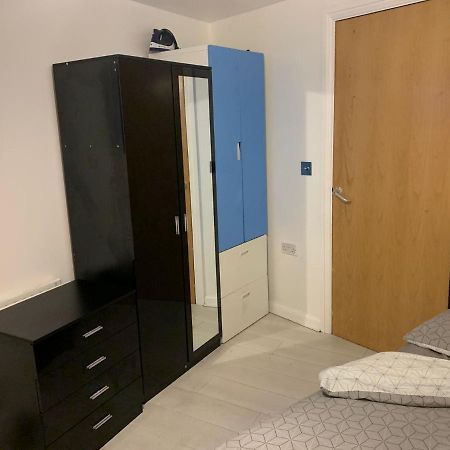 Room Near City Лондон Экстерьер фото