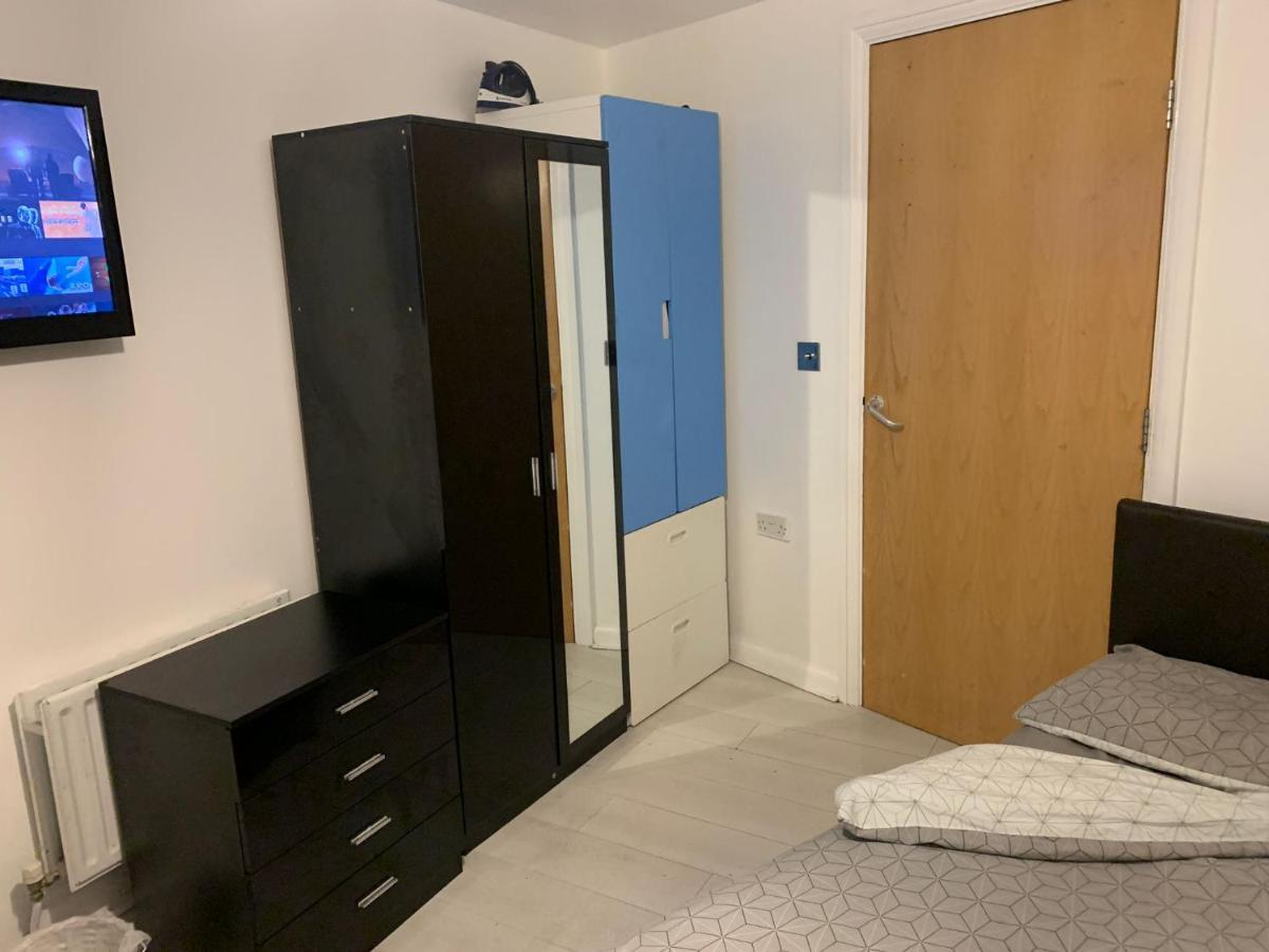 Room Near City Лондон Экстерьер фото