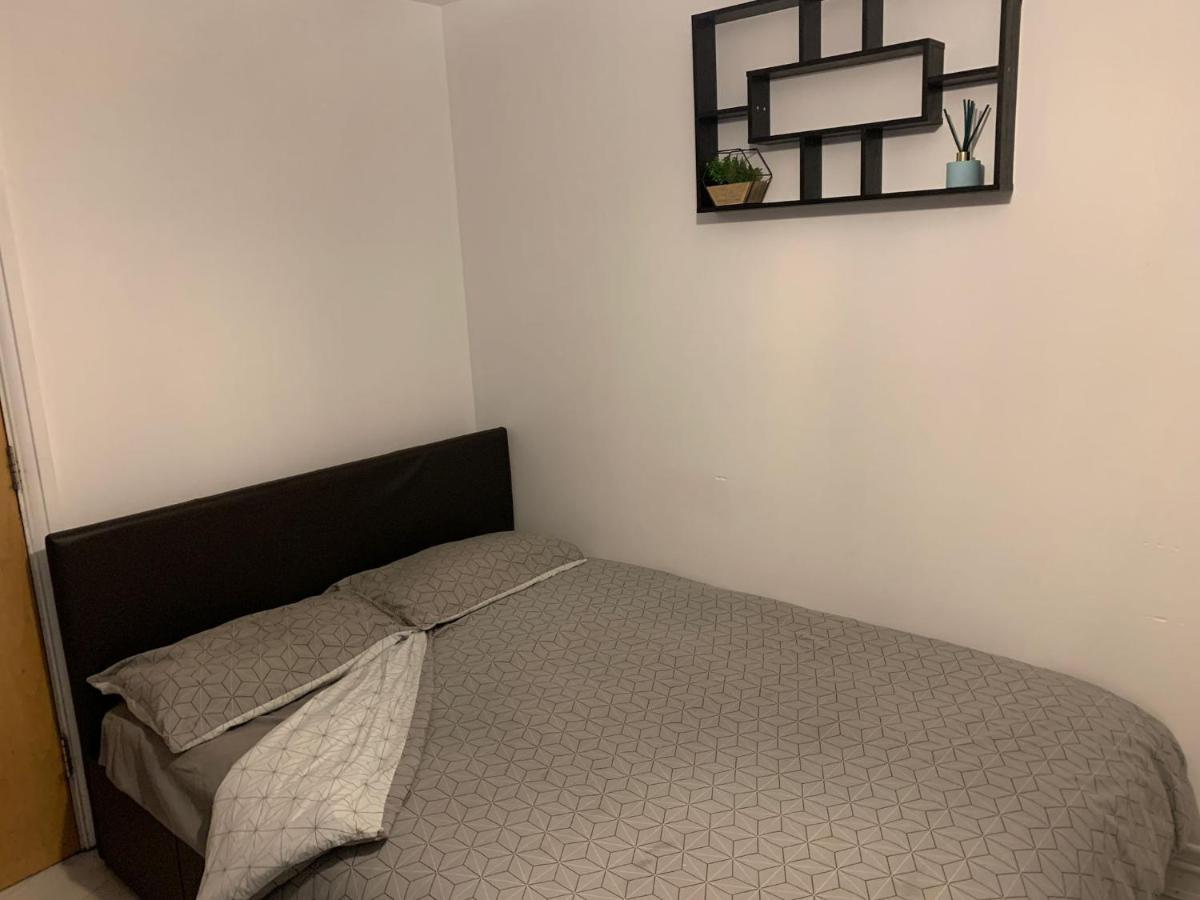 Room Near City Лондон Экстерьер фото
