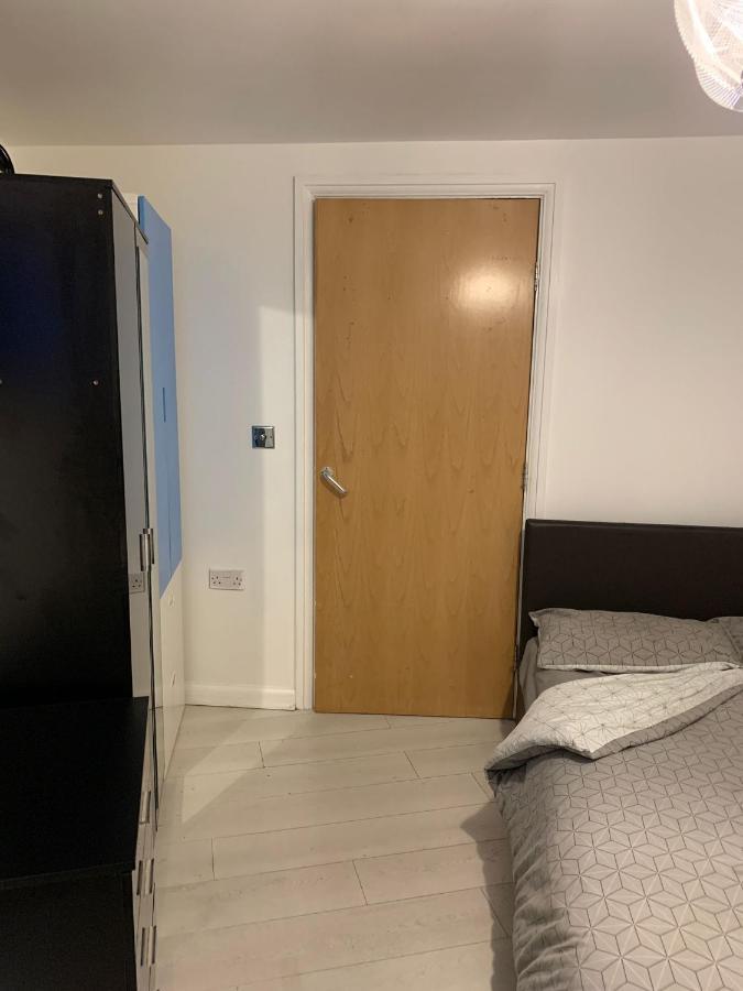 Room Near City Лондон Экстерьер фото